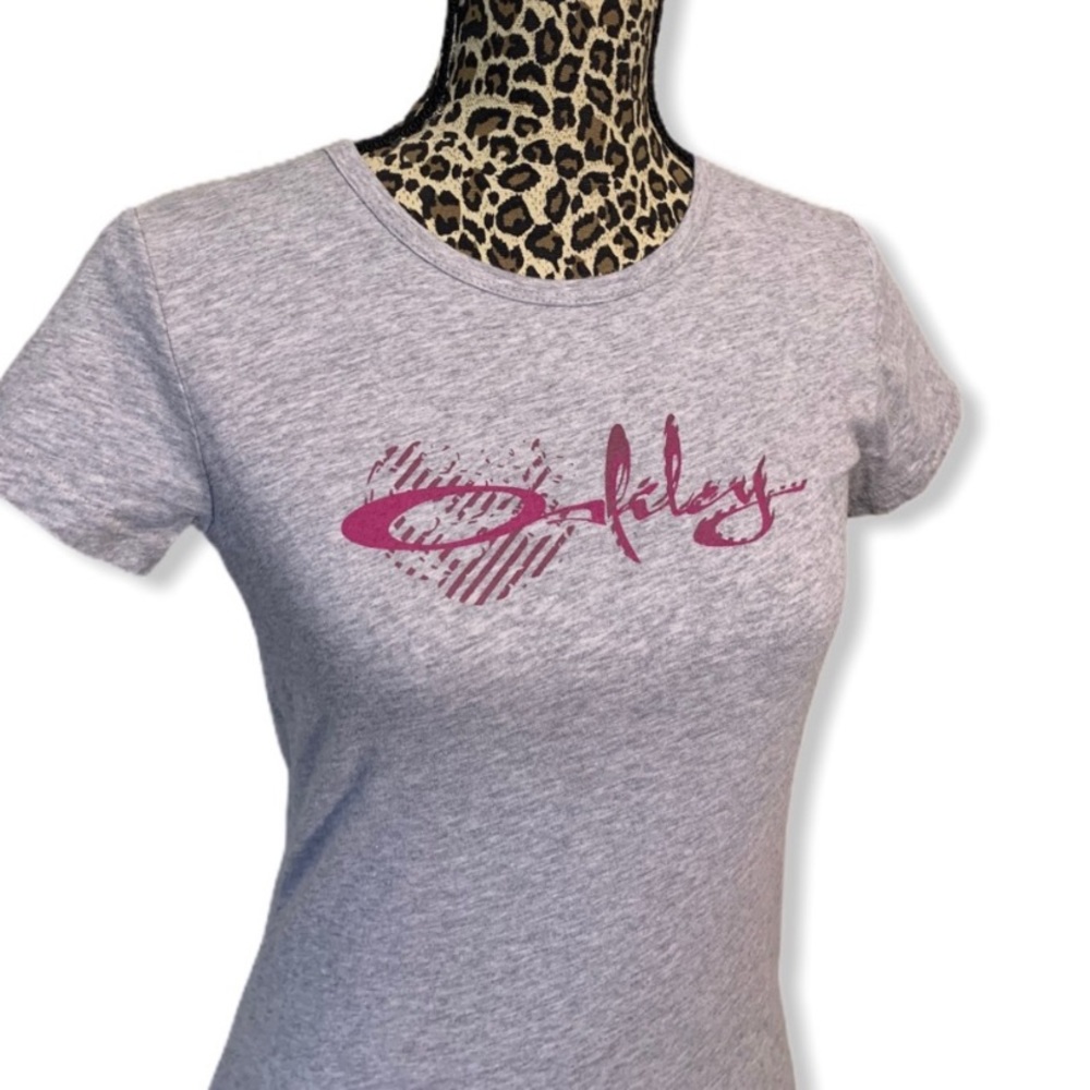 2/$15 Oakley | short sleeve tee with logo
